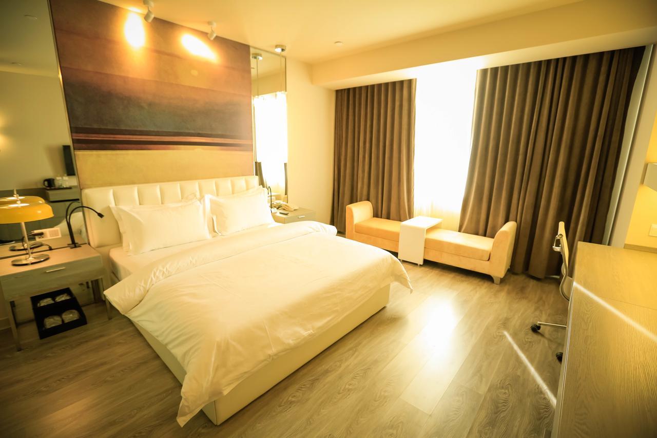 Metropolo Jin Jiang Hotels Turpan Administrative The Heart Of Pai ภายนอก รูปภาพ