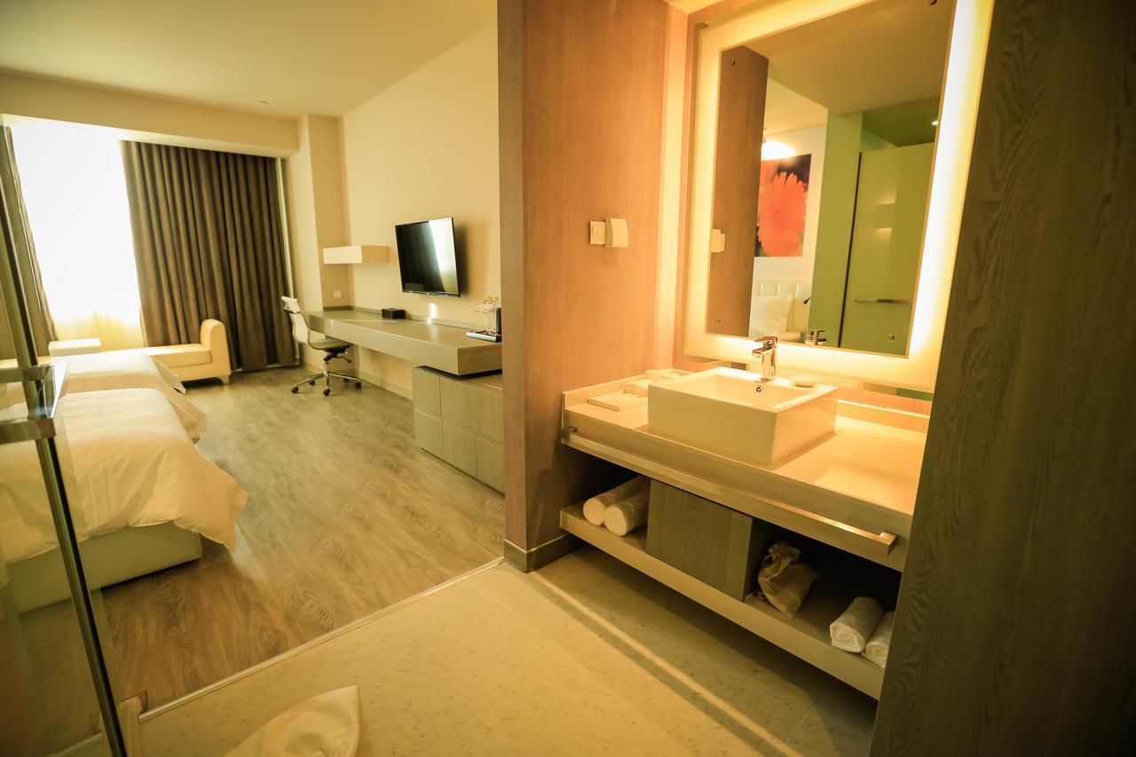 Metropolo Jin Jiang Hotels Turpan Administrative The Heart Of Pai ภายนอก รูปภาพ